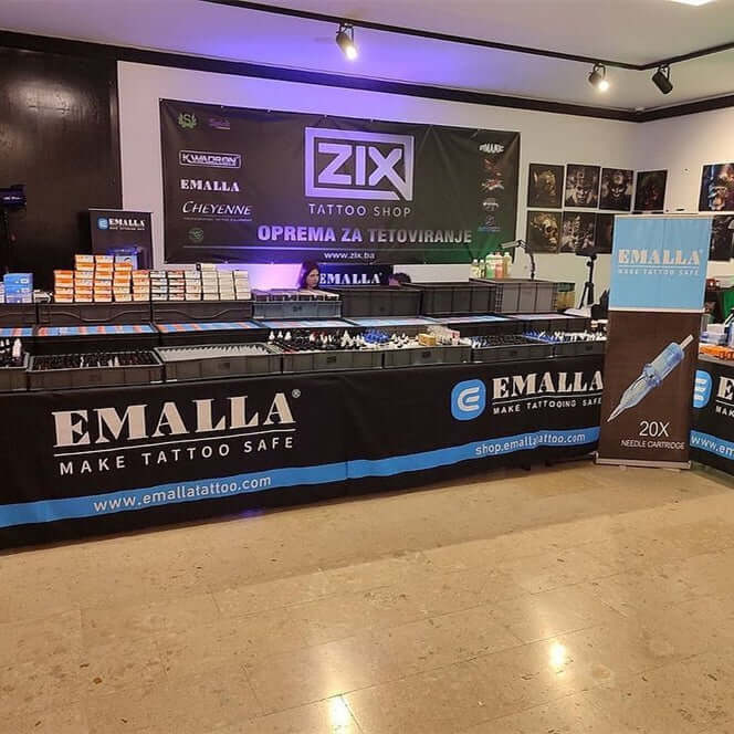 Emalla proteam artists join tattoo convention with Emalla products and promotional banner